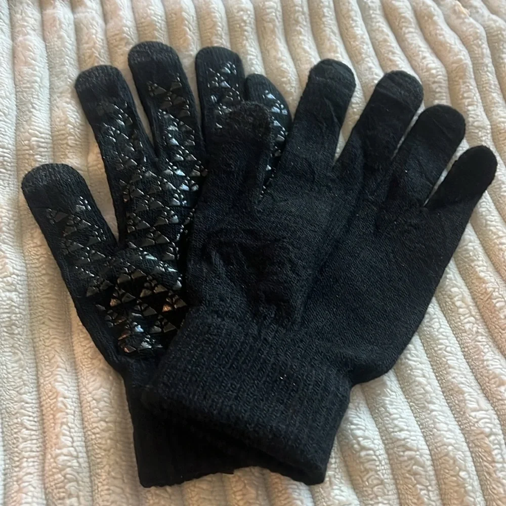 Stylish Black Patterned Gloves